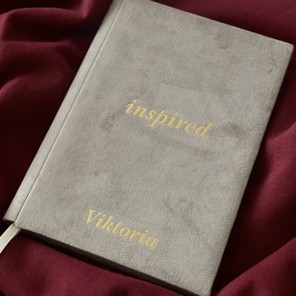 Записник з велюру "Inspired". Іменний напис на обкладинці.