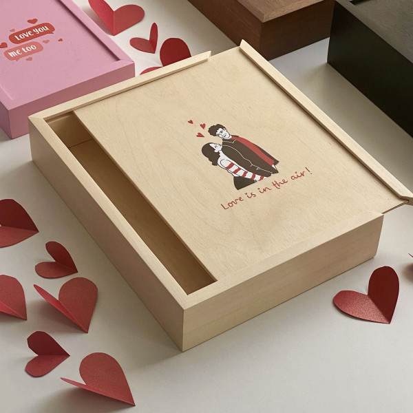 Подарункова коробка до Дня Закоханих "Love is in the air" Подарункова коробка до Дня Закоханих "Love is in the air"